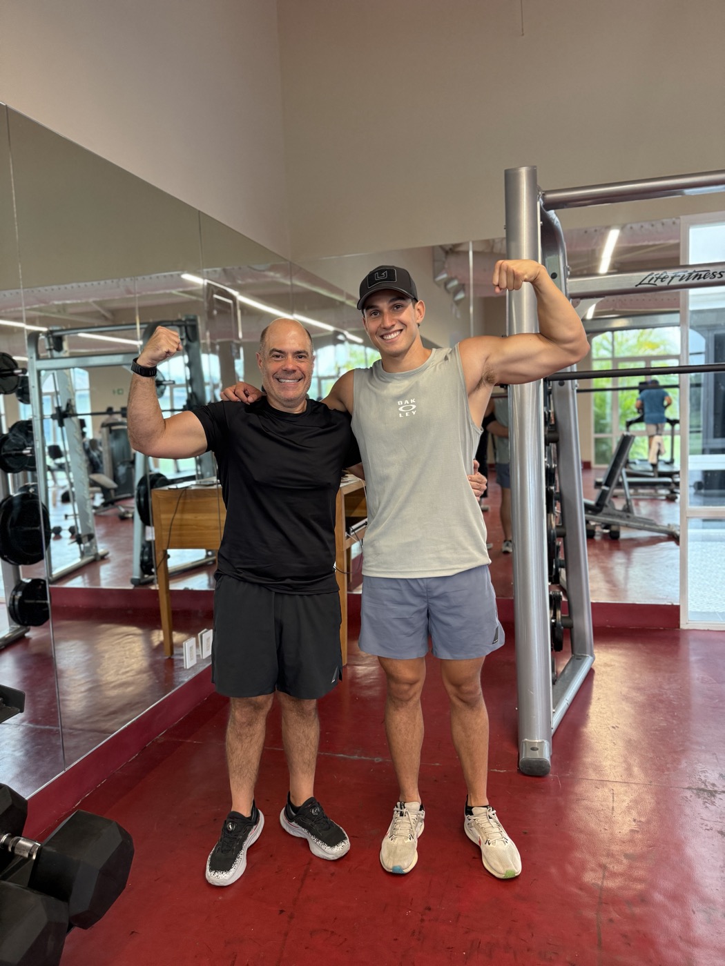 Luis junto a Andrés después de una sesión de entrenamiento en Physis.